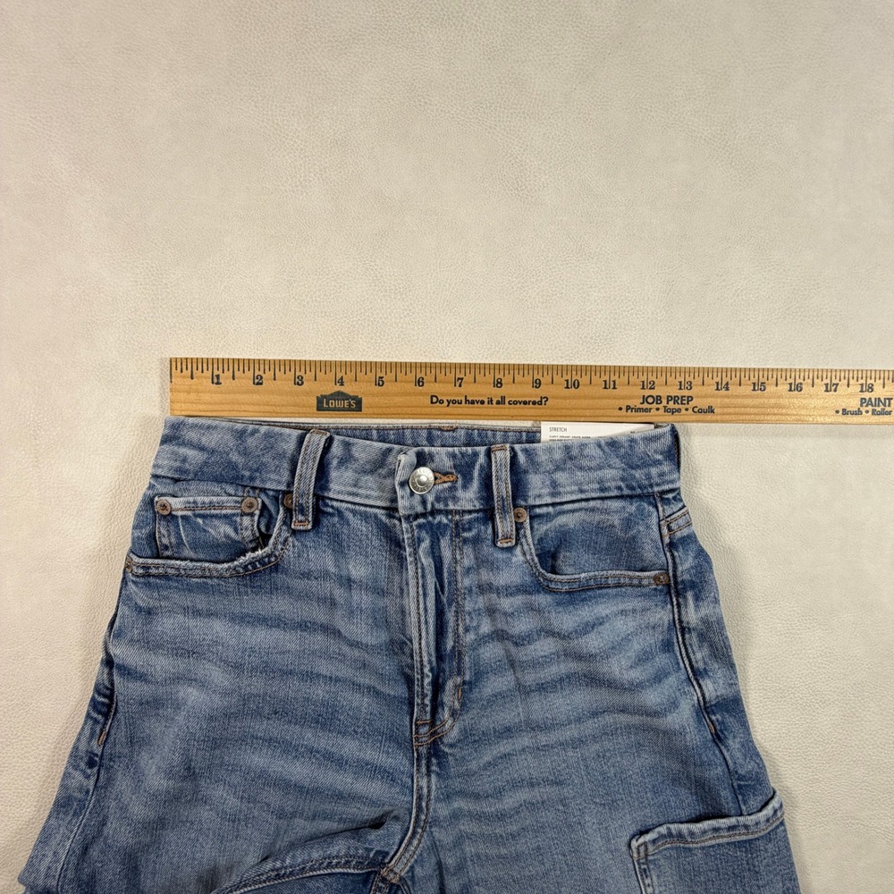 American Eagle Curvy Super High-Rise Baggy Wide Leg Cargo Jeans Light Wash 0 25W - Picture 7 of 13